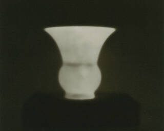  Kleine Vase, C-Print, 2022 © Martin Streit