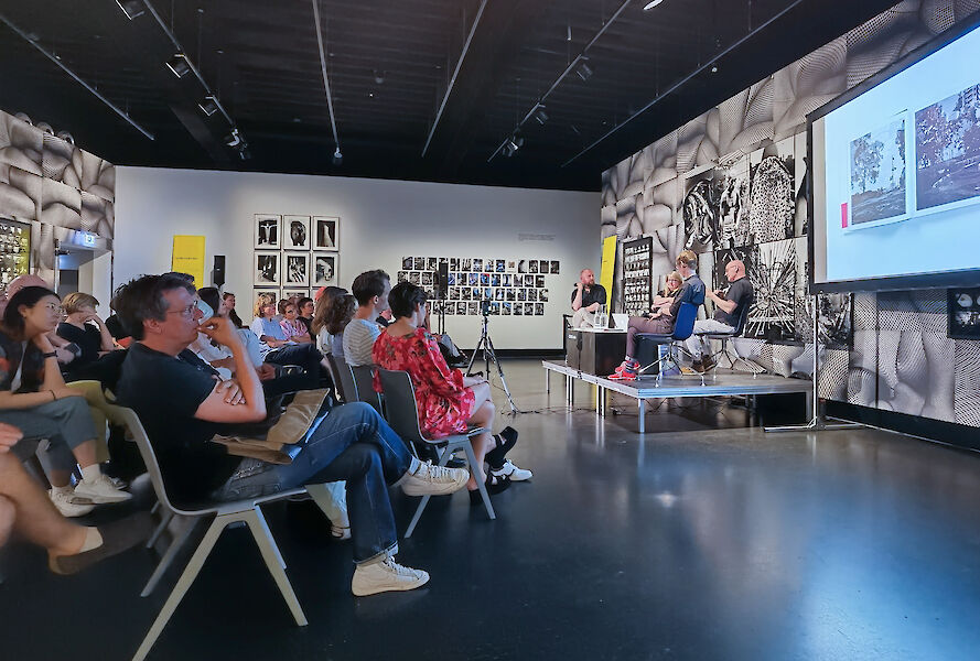 Fotobuch-Quartett mit Katja Stuke und Bettina Lockemann im C/O Berlin, 2023