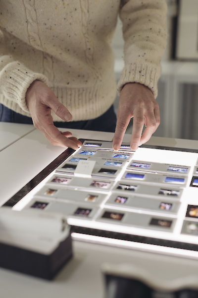 Lilly Lulay besucht das Rheinische Bildarchiv, 2022