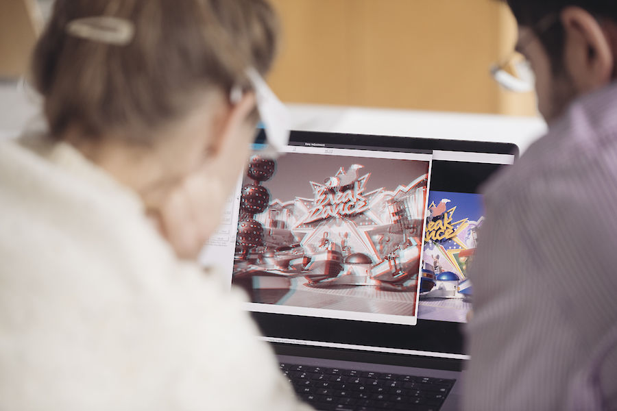 Lilly Lulay besucht das Rheinische Bildarchiv, 2022