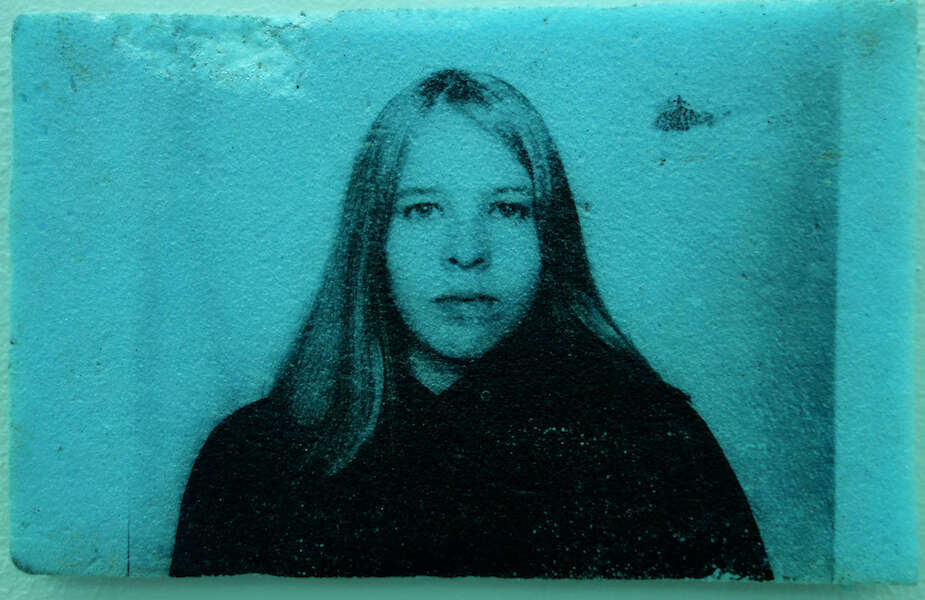 N.in Blau, Fine Art Print 2025 von analog Photo auf Styrodur