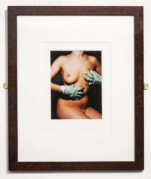 P. Outerbridge: Woman with Householdgloves and Catch-the-hat-cups, 1937