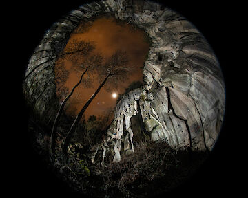   © https://www.finsterlay.de