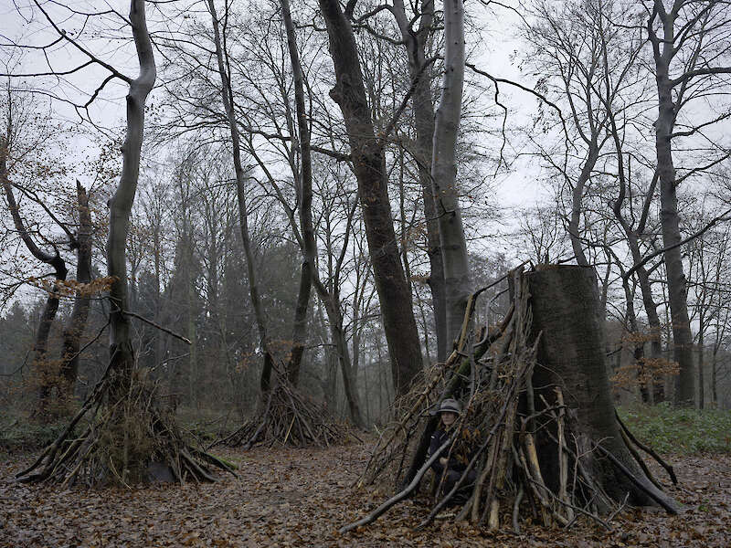 Beuys Seeking Shelter, Walking Beuys, 2023, Pigment Print on Museo Silver Rag Paper, auf Aluminium montiert, gerahmt, 90 x 120 cm, Ed. 6
