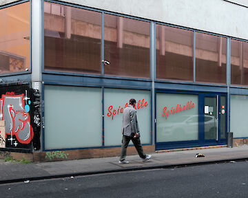 „Meine Bilder gewähren Einblicke ins ruhige, scheinbar unaufgeregte…“ Schönsteinstrasse © Melina Lehmacher