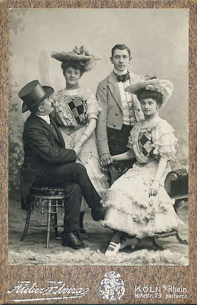 Atelier Elvira, Portraitszene, um 1890