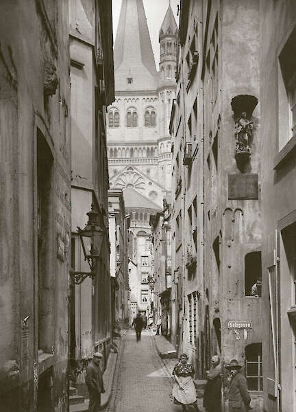 Auf dem Rothenberg, im Hintergrund Groß St. Martin
