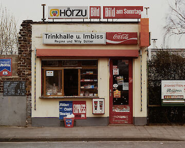 Tata Ronkholz: Trinkhalle, Köln-Nippes, Merheimer Straße 294, 1983 © VAN HAM Art Estate: Tata Ronkholz, 2025  