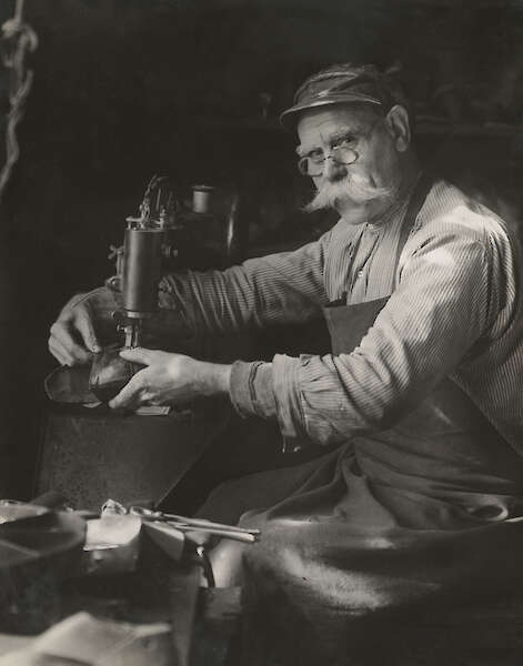 August Sander, Schuhmachermeister, 1925
